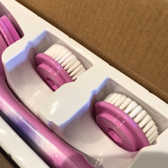 Blushly cleansing and exfoliating brush with brush heads! New original packaging - Picture 3 of 5